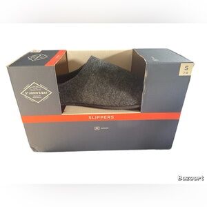 Men’s St John’s Bay indoor slippers